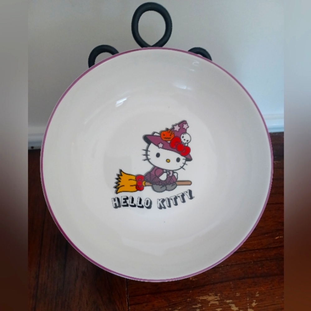 Hello kitty x Halloween ceramic bowl BNWOT VHTF RARE